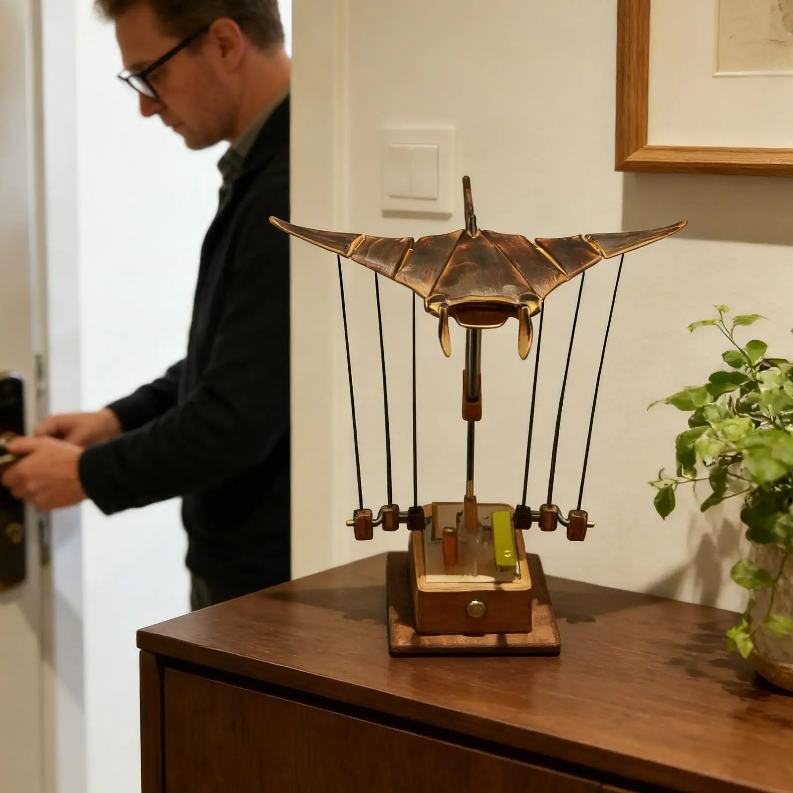 Handmade Electric Manta Ray Automaton Mechanical Manta Ray Wooden Mechanical Dynamic Decor For Home Office Desk Shelf TV Cabinet