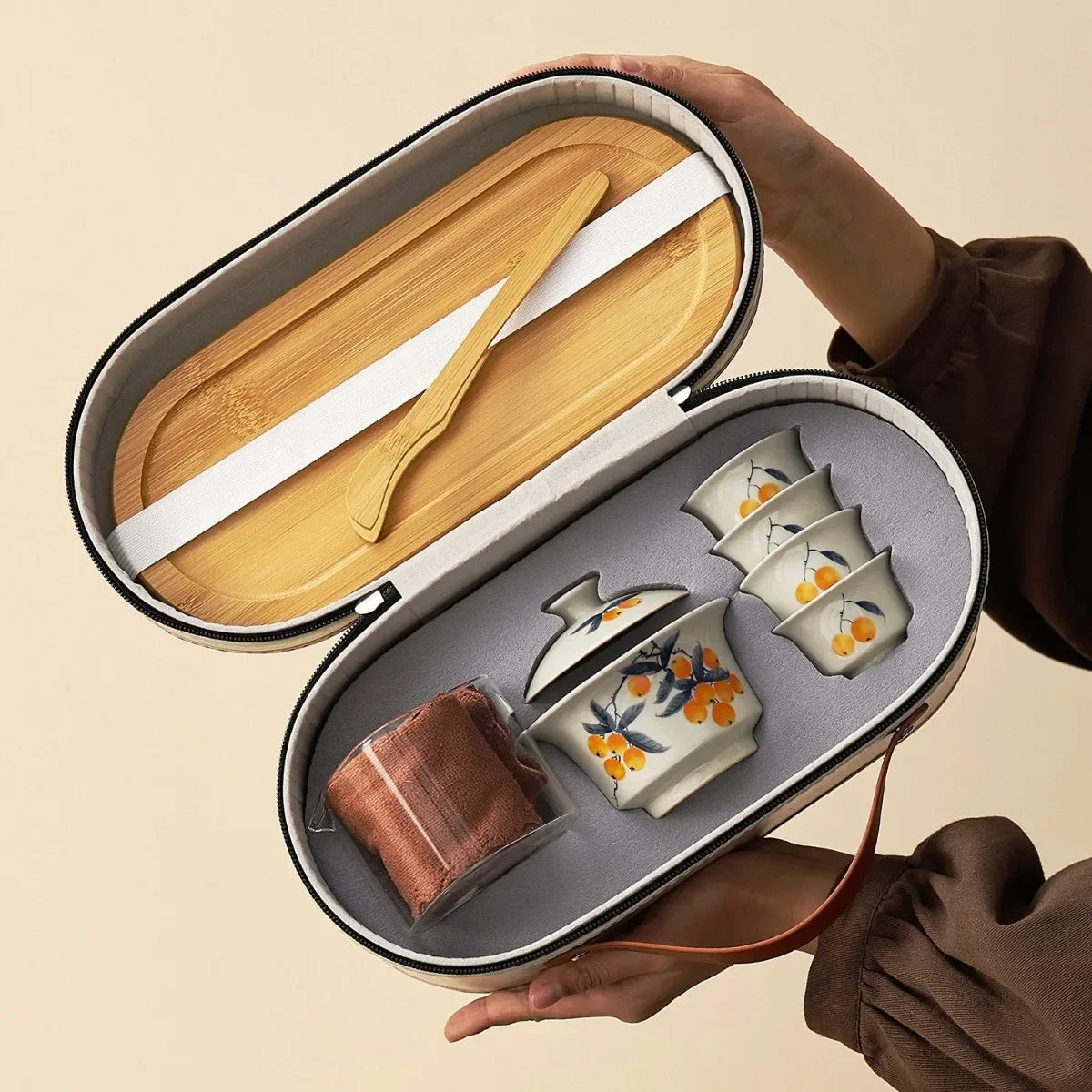 Portable Chinese Kung Fu Tea Set with Gaiwan, 4 Cups, Bamboo Tray & Travel Bag - Ceramic Travel Tea Kit for Outdoor Camping, Bus