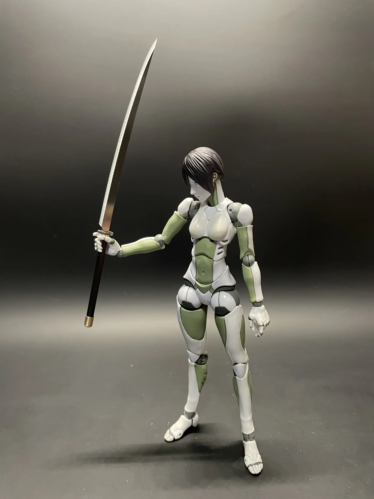 6-Inch Metal Weapon Naked Sword for Figurines Collectibles Static Action Toys BJD Dolls Customizable Accessories from China