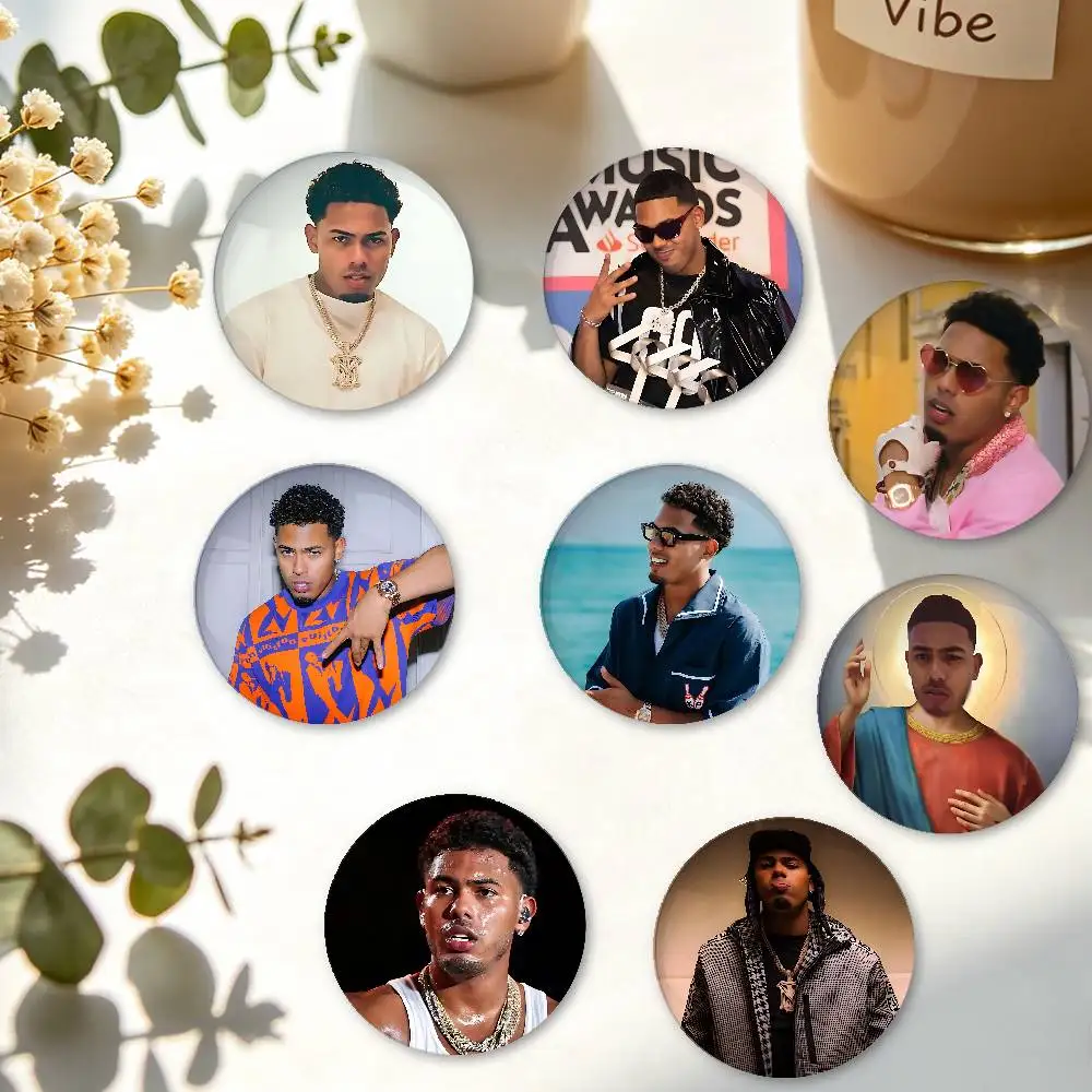 Rapper H-Myke-Towers-S Minimalist Exquisite Tinplate Brooches: Sleek Badge Lapel Pins For Bag Accessories, Practical Souvenir