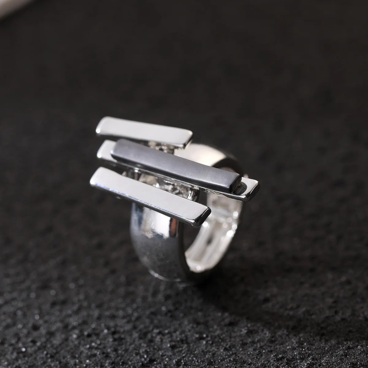 New fashionable and versatile contrasting color strip alloy jewelry unisex elastic cord live ring