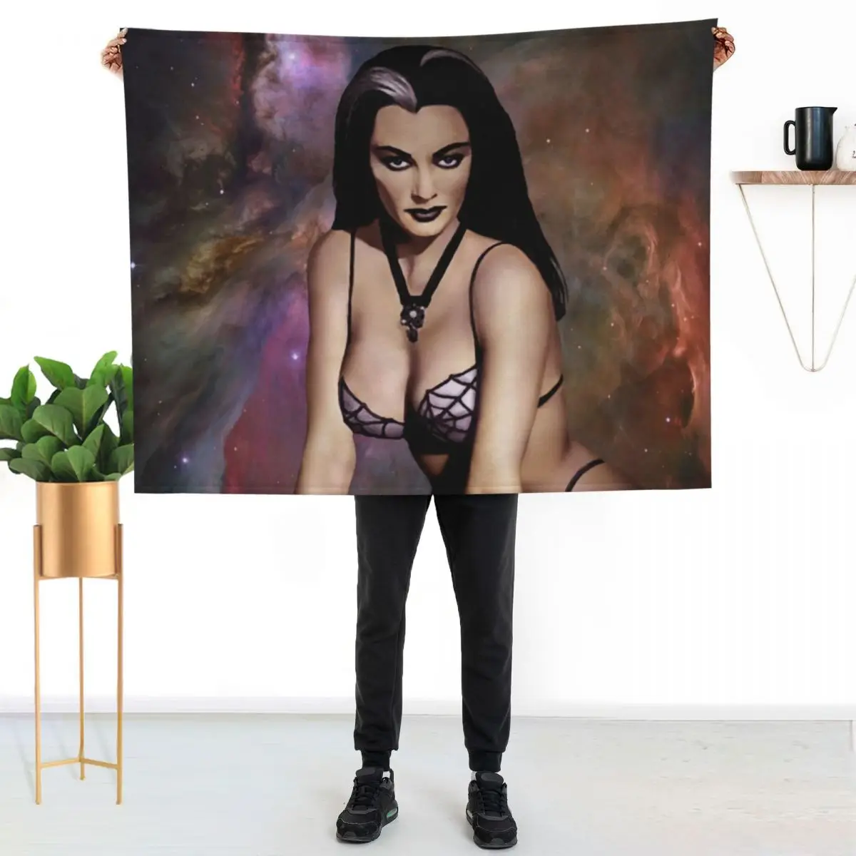 Yvonne De Carlo as Lily Munster Throw Blanket Bed Fashionable Luxury St Moving Plaid on the sofa Sofa Throw Furrys Blankets