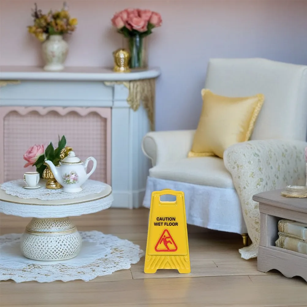 4pcs Mini Slippery Floor Warning Signs – Yellow Plastic for Dollhouse, Fairy Garden & Diorama Decor