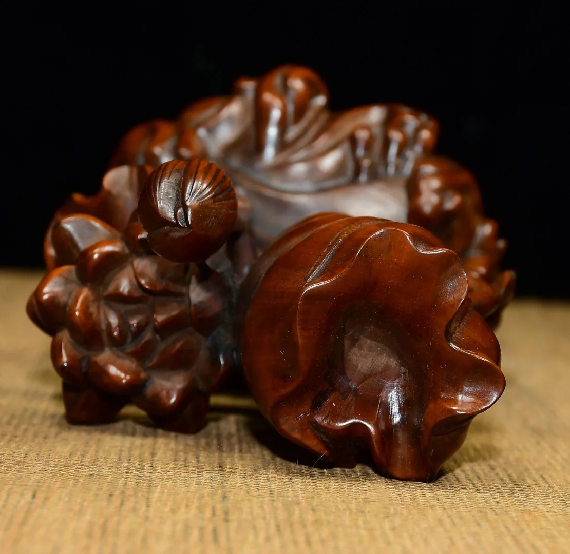 Boxwood hollow-out Moonlight over the Lotus Pond Lotus Goldfish Lotus base viewing screen Amass wealth Ornaments