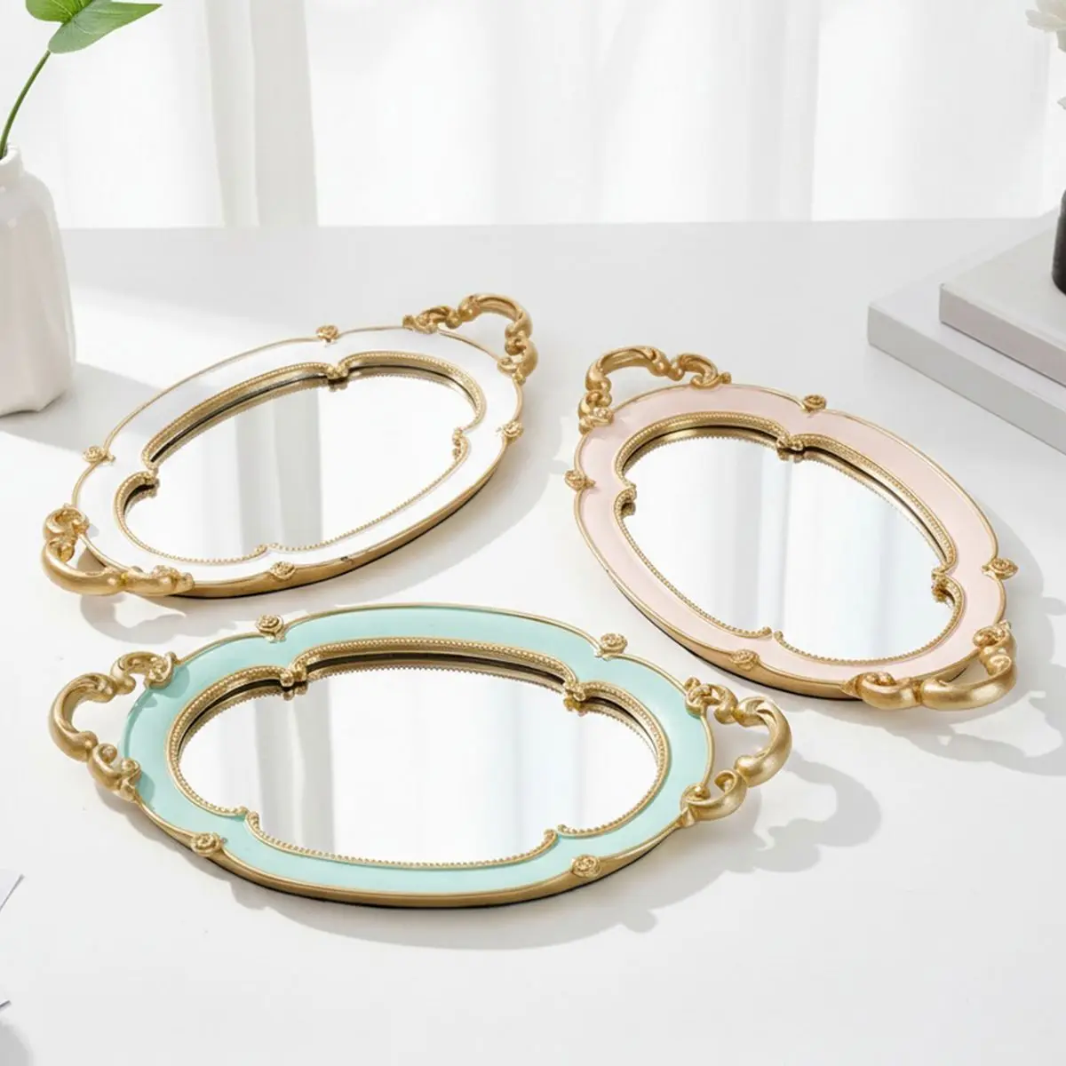 Vintage-Oval Mirror Tray for Beauty Product Display Featuring Resin Construction Mirror Top and Scratch-Resistant Velvet Bottom