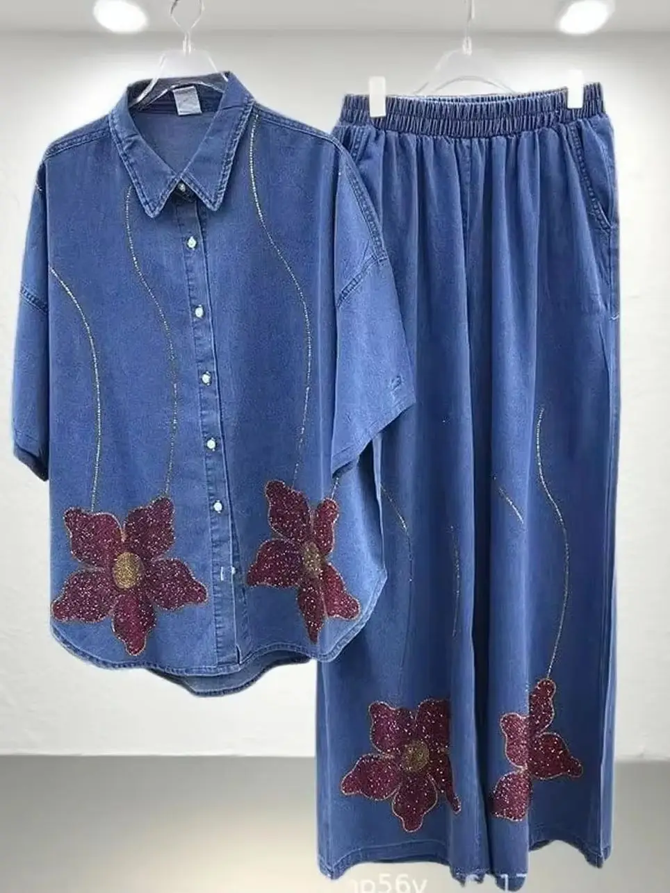 

2025 New Autumn Short Sleeve Women Denim Set Hot Drilling Flowers Loose Short Top + Elastic Waist Casual Wide Leg Straight Pants