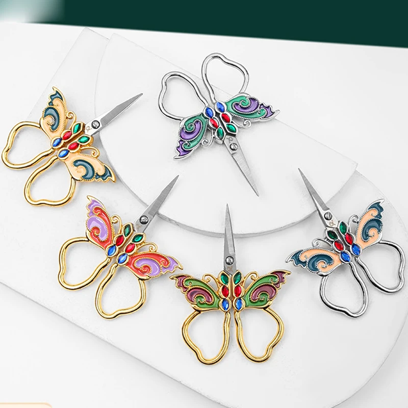 1Pcs Mini 11cm Vintage Tailor Embroidery Sewing Scissors European Style Retro Cross stitch Scissor For Sewing Needlework Cutting