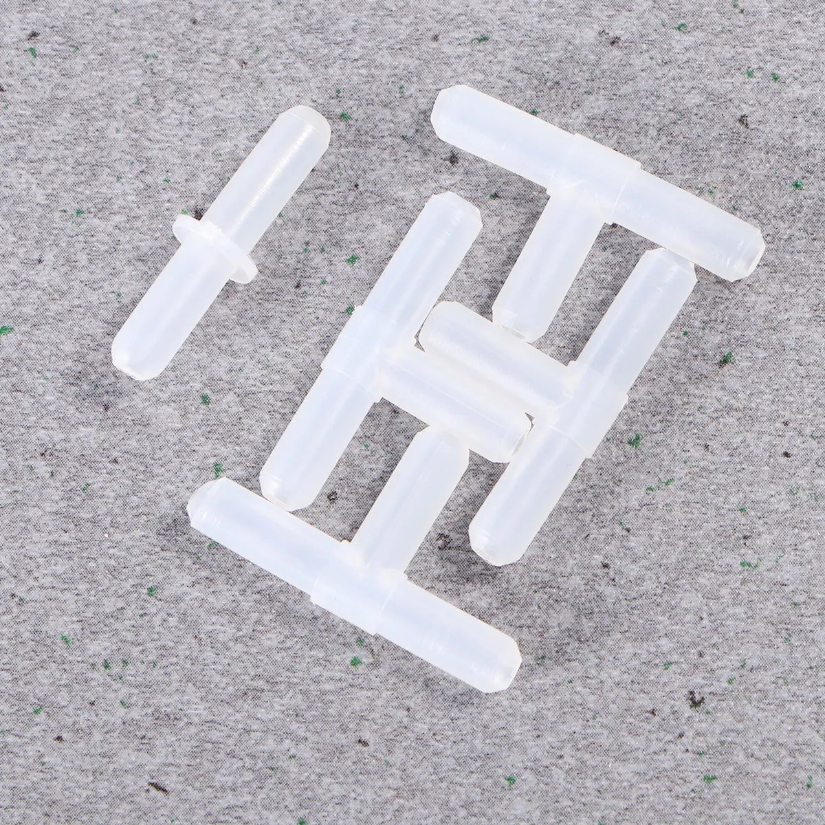 

40Pcs Aquarium Tubing Connectors White Plastic Inline Connectors 20 T Straight for Aquarium 5mm Tubing