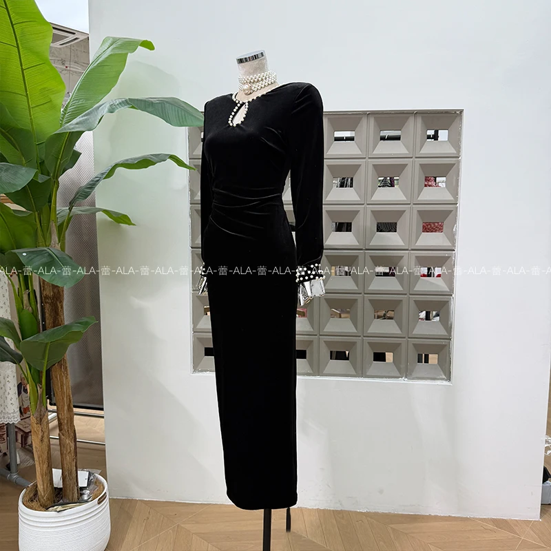 French Style Elegant Pearl Beaded Round Neck Long Sleeve High Waist Slim Bodycon Black Velvet Evening Dress for Women Autumn