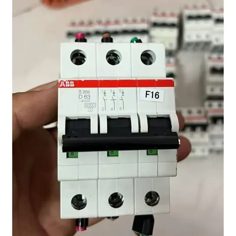 

Автоматический выключатель ABB, S203-D63