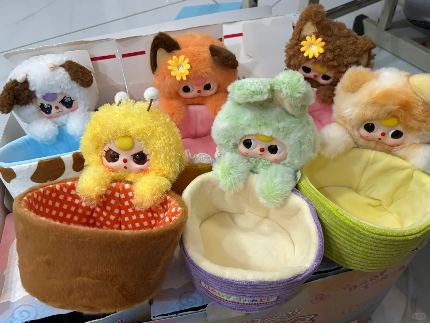 

Милая корзина для хранения кукол, официальная детская три слепых коробки, разные настольные органайзеры, украшение для подарка-сюрприза, отправка друзьям