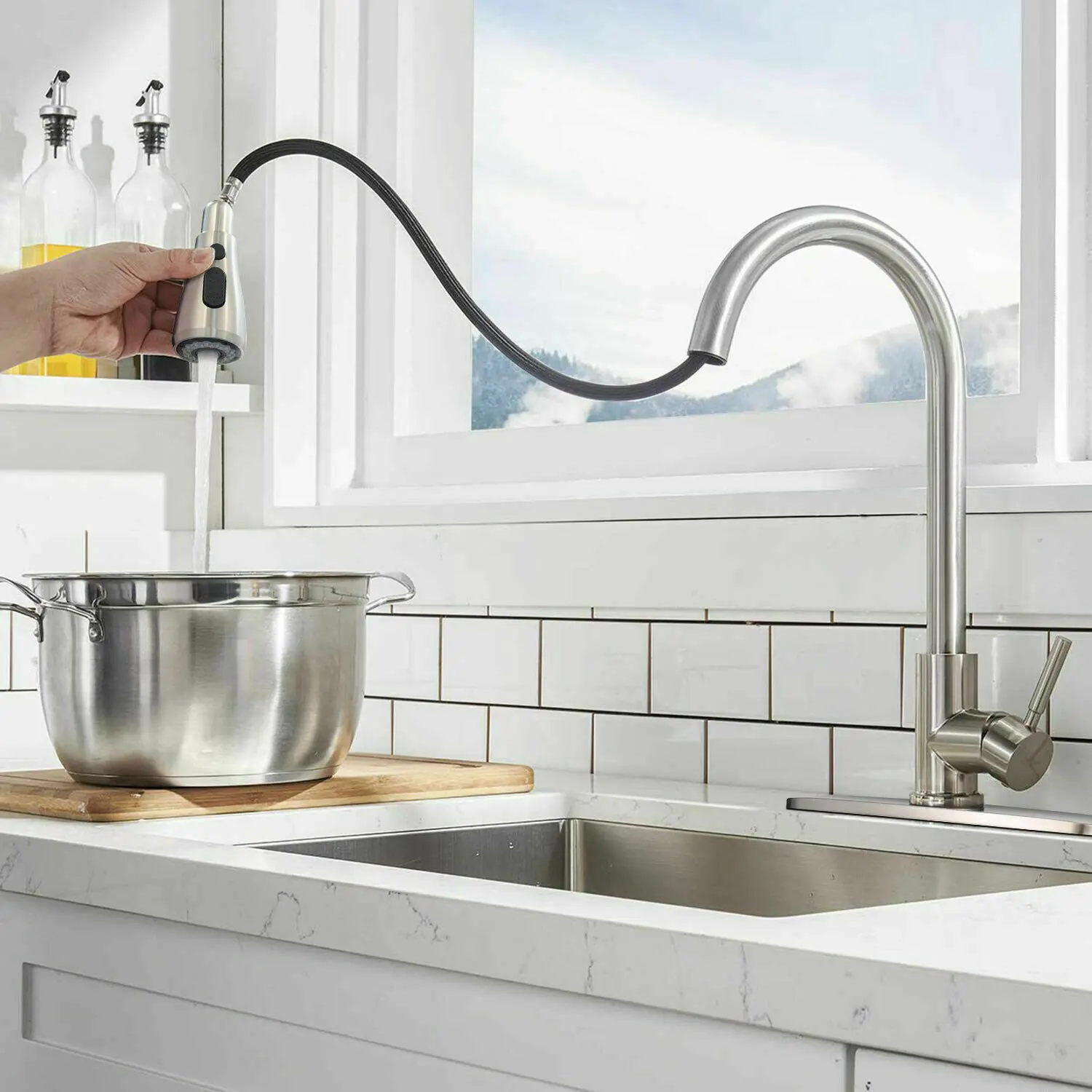 304 stainless steel kitchen pull-out faucet with retractable design for one click water stop faucet in the kitchen