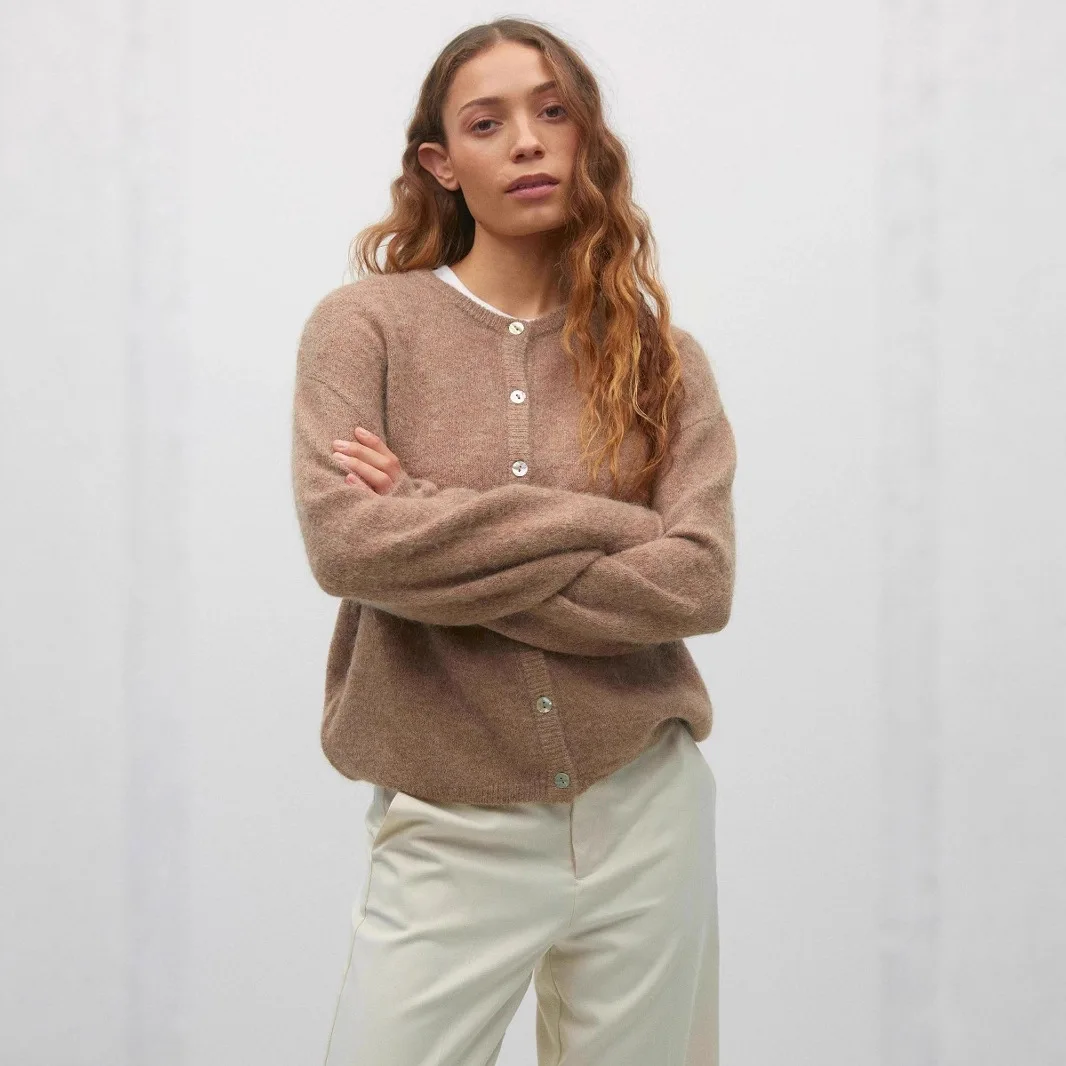 

Casual Knitted round Ne Jaet Autumn Winter Lazy Sle Long Sve Loose Fit Single Button Closure Color Women's Swe...