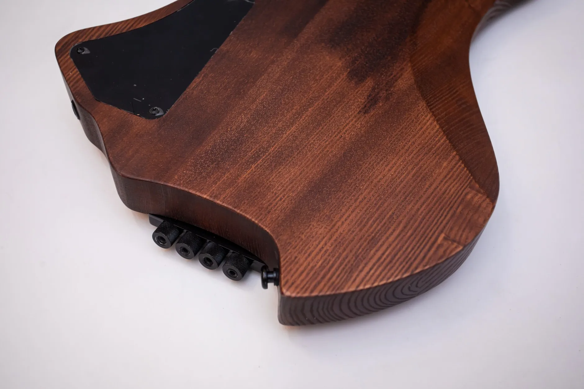 Factory directly sold, customizable, 4 string headless bass, elm organ, rosewood fingerboard, in stock!