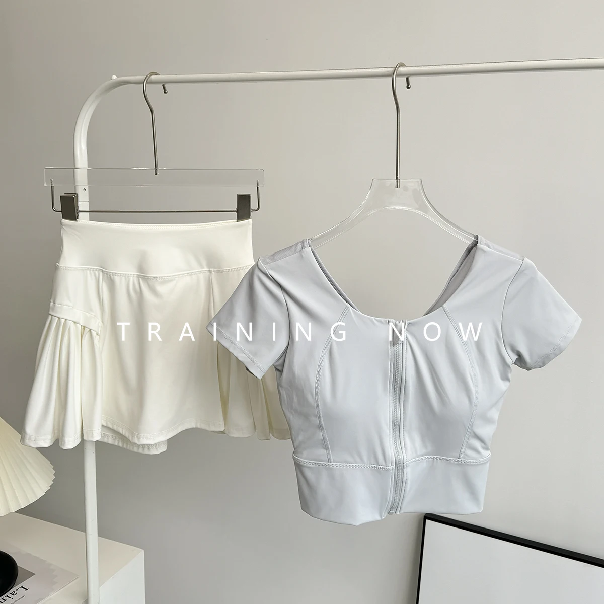 

Спортивный костюм для женщин, летние упражнения на открытом воздухе, бег, скоростная сушка, элитный пилатес с нагрудником, одежда для йоги, костюм для фитнеса