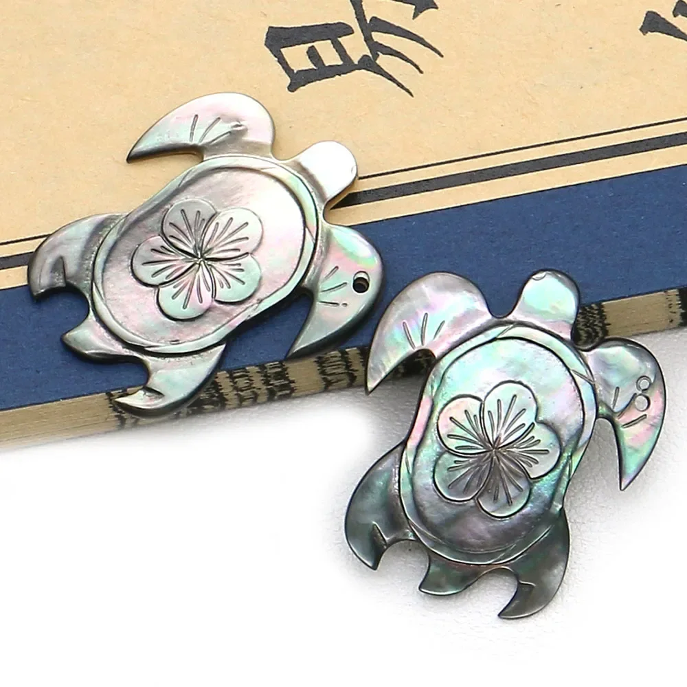Simple Fashion Black Shell Carved Turtle Shape Single-hole Pendant for DIY Handmade Necklaces Key Chains Gift Accessory 28x32mm