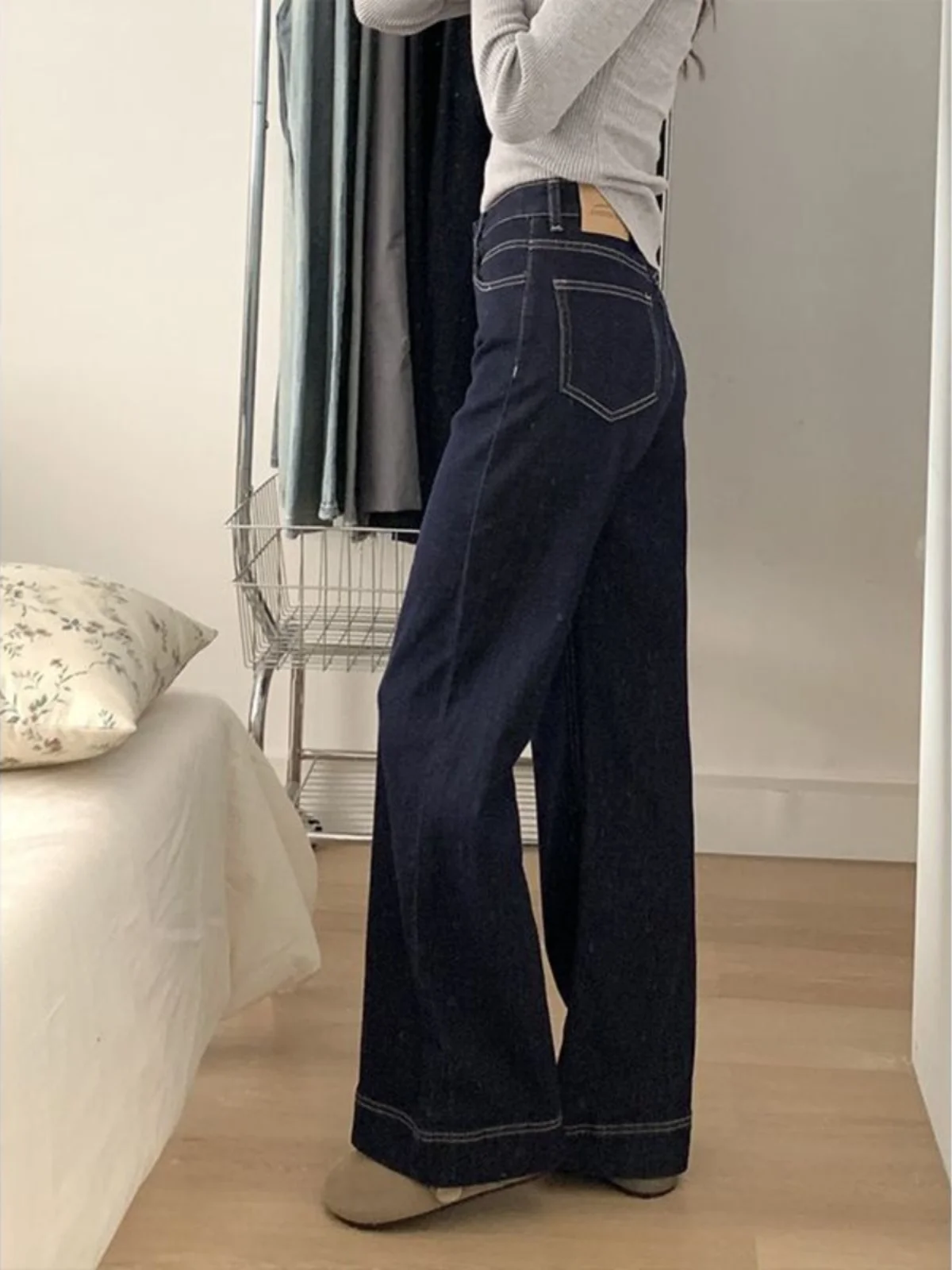 

High Waist Wide Leg Jeans Women's Loose Straight Micro Flared Denim Pants Design Sensation Slimming Jeans Long Pants Autumn