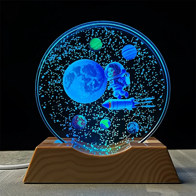 Astronaut Theme Organism Resin Table Light Creactive Art Decoration Lamp Planet Universe Light USB Charge