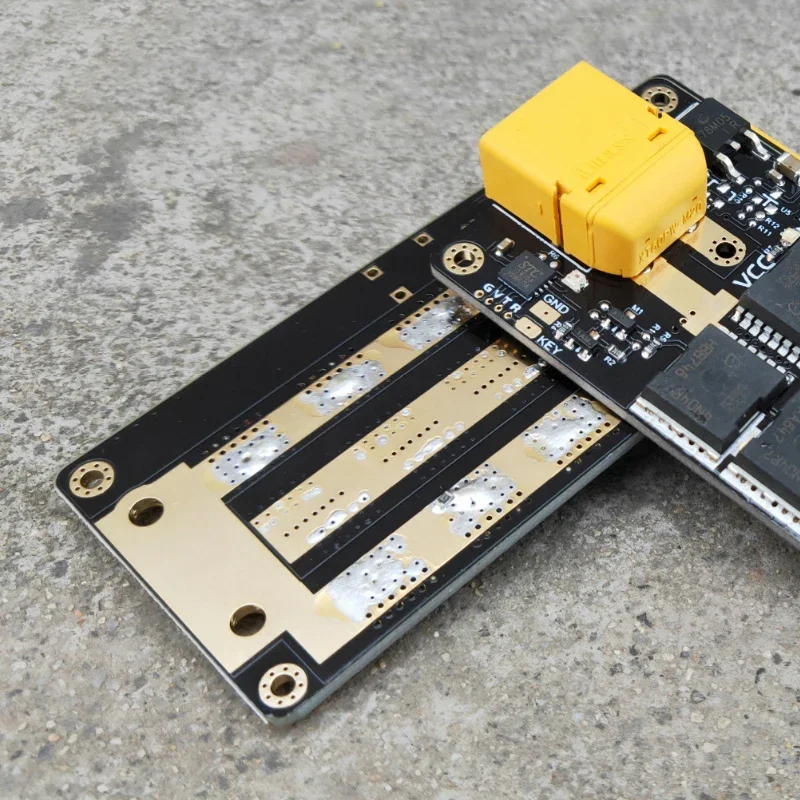 Scheda PCB portatile a batteria XT60 per saldatrice a punti per macchina di accumulo di energia elettronica 18650/26650 penne fai da te 12V 2 pezzi