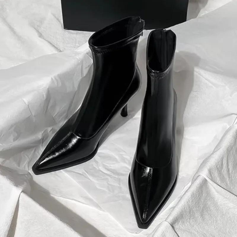 

Three-color Short Boots Women 2025 New Autumn Soft Bottom Sexy Pointed Designer Retro Patent Leather Short Boots Large Size