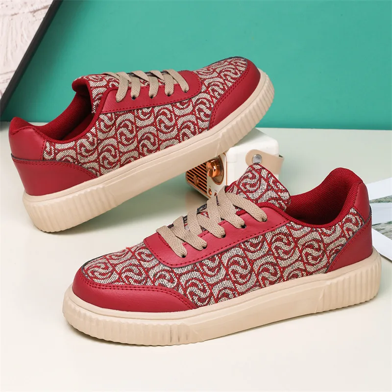 

Embroidery Skate Shoes Men Women Platform Red Urban Sneakers Male Comfort Low Top Skateboarding Shoes Man zapatos de skateboard