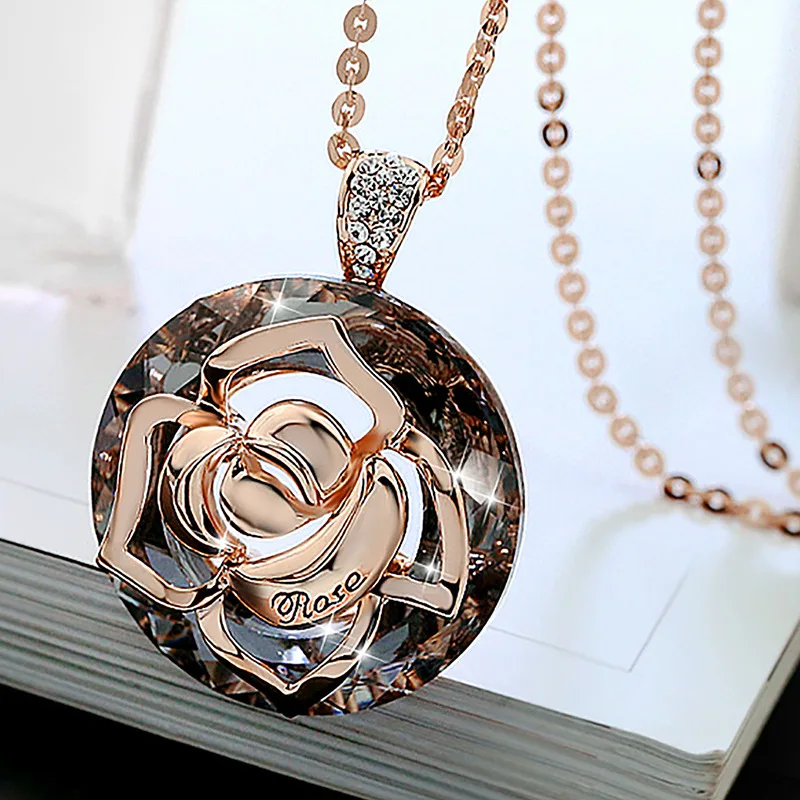 

Women's long and versatile rose sweater chain for autumn and winter