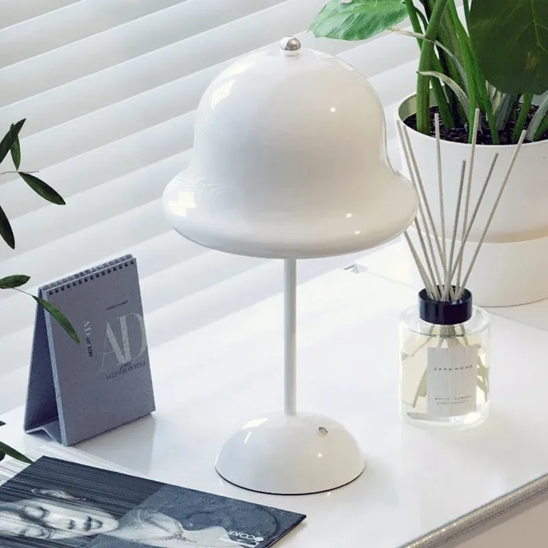 Bud Tischlampe, Nachttischlampe, mittelalterliche Bauhaus-Dekoration, Umgebungslampe im Schreibtischpilz für Mädchen