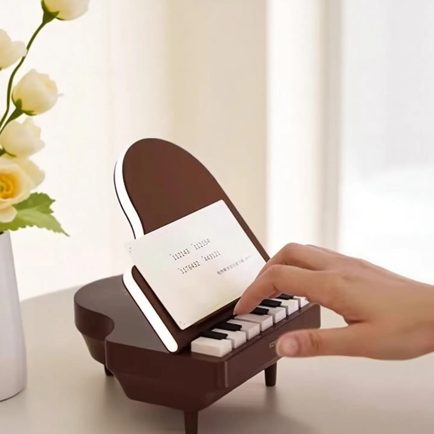 Piano audio can be played, high-end niche birthday gift creative decorative ornament, wireless charging gift box creative