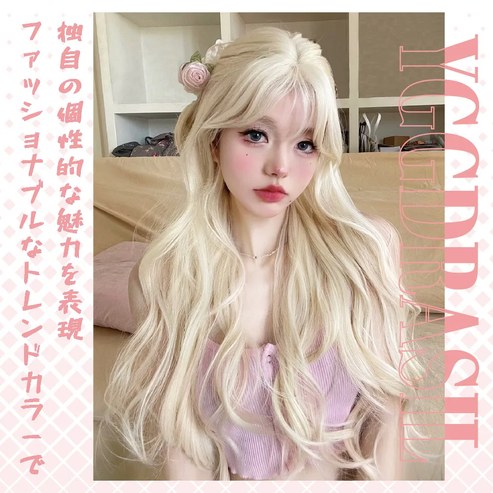 Peruki syntetyczne 28 cali w uroczym stylu, platynowy blond z grzywką, długie, naturalnie falowane włosy dla kobiet, do codziennego użytku i na imprezy, odporne na ciepło.