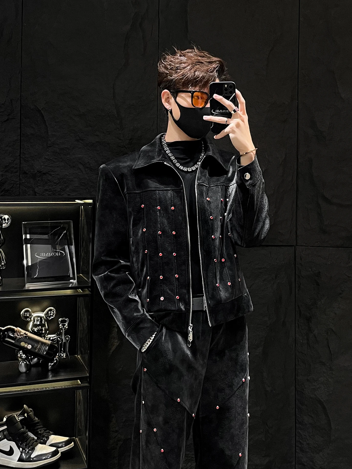 

Высококачественный мужской комплект из джата из искусственной кожи и прямых брюк, модное красное пальто с рубиновыми бусинами, брендовая осенняя одежда Mirrorl