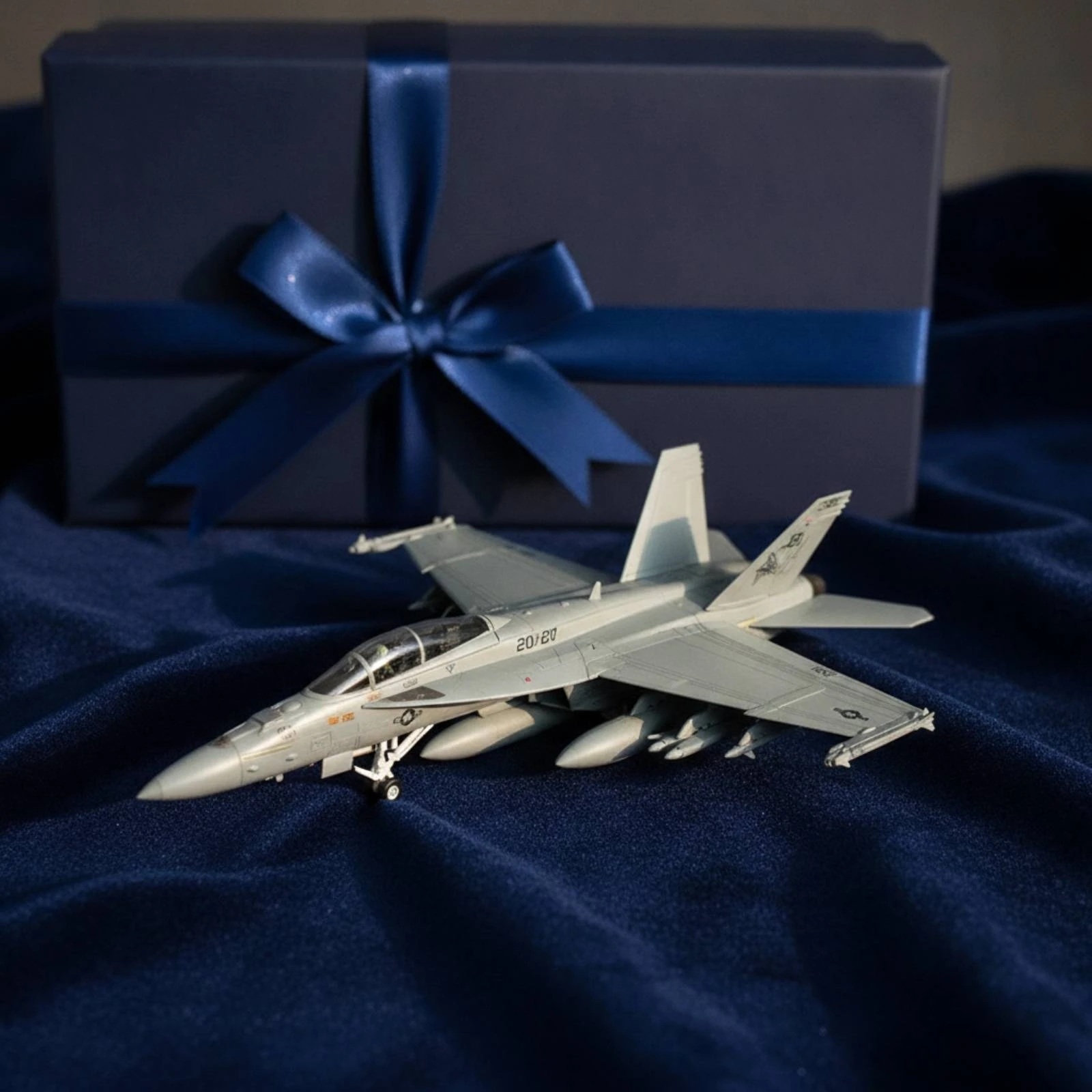 F/A-18 Super Hornet Model Pre-Assembled F-18 Super Hornet Model Static Sturdy for Aviation Enthusiasts, Office Decor