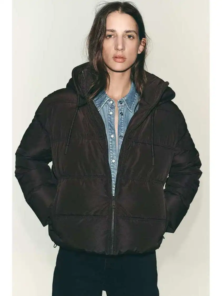 

Новинка зимы: Женская модная утепленная короткая хлопковая куртка с капюшоном, теплая, для повседневной носки, в корейском стиле, с длинными рукавами.