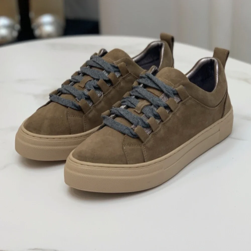 

High quality new minimalist retro deer skin low cut lace up casual board shoes with lace up frosted thick soled suede shoes