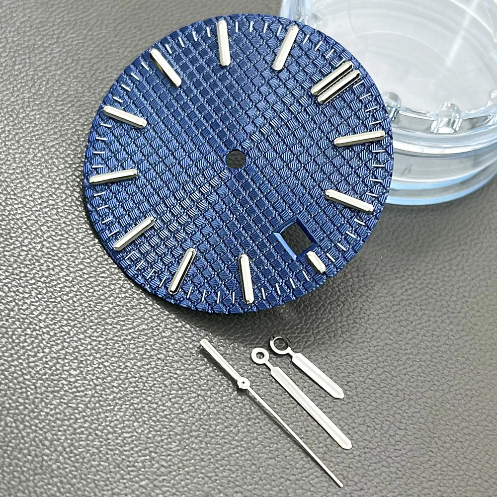 The 31.8mm dial of the watch accessory features a green luminous dial and hands, suitable for nh35 and nh36 movement cases