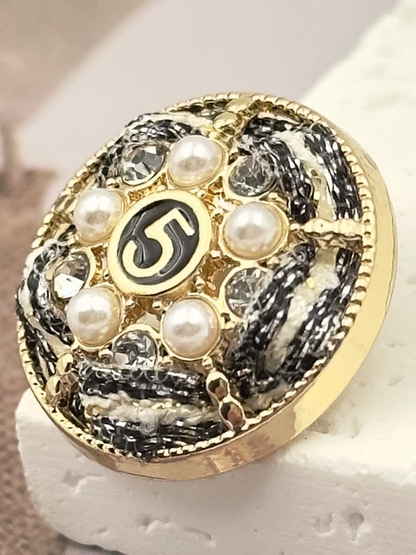 High-End Metal Button Hand-Sewn Pearl Embedded Diamond Coat Button Women's Fashion Outerwear Button Small Fragrance Style