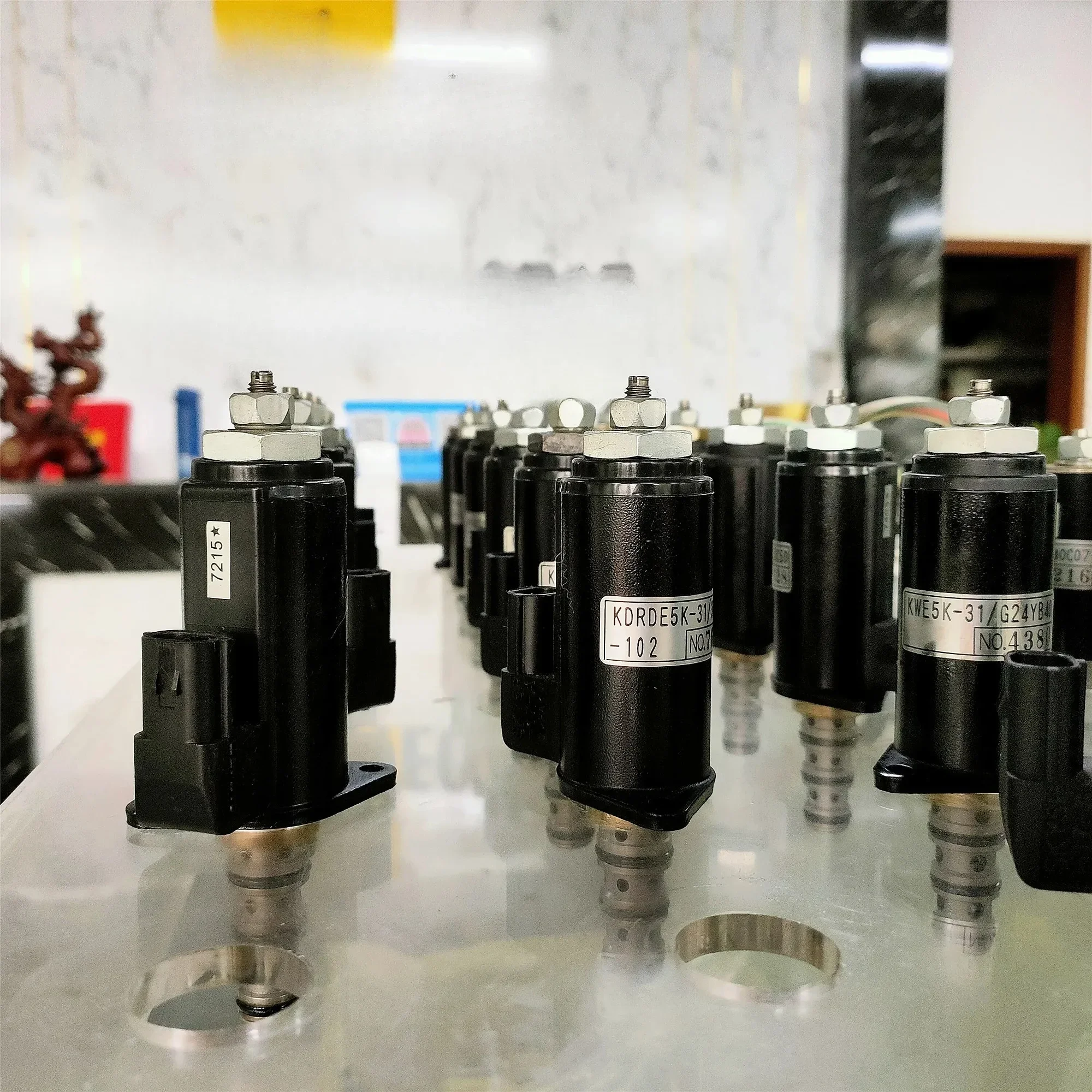 Genuine new LJ014460 CX210B Excavator hydraulic solenoid valve assy HOT SALES