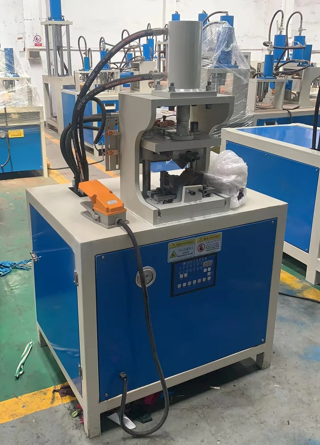 Factory Directly Supplies Cheap Portable Multi-function Hydraulic Punch Molding Angle Punching Machine