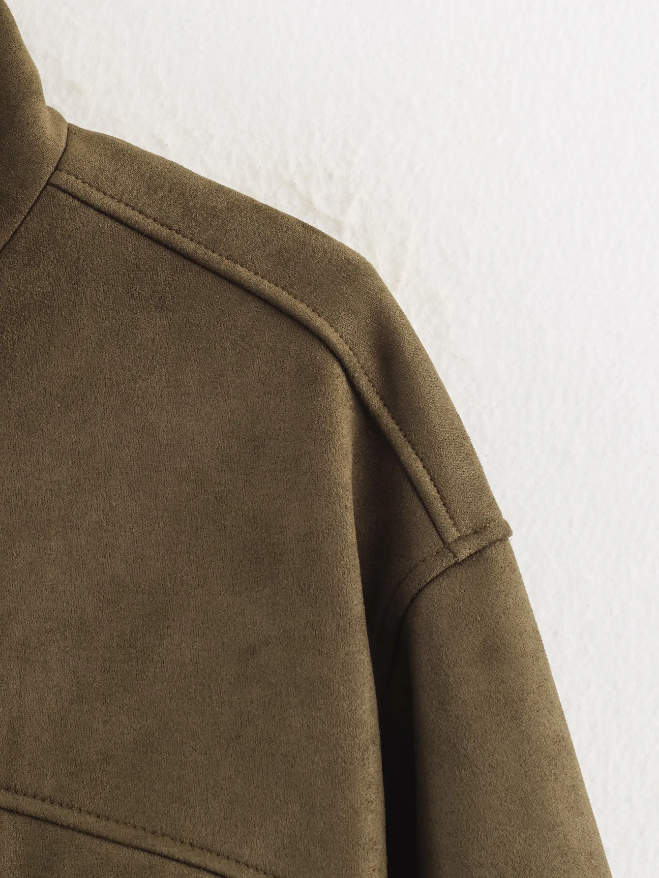 التجارة الخارجية الأمريكية الملابس النسائية النمط الأوروبي والأمريكي الخريف موضة جديدة عادية من جلد الغزال الوقوف طوق سترة علوية