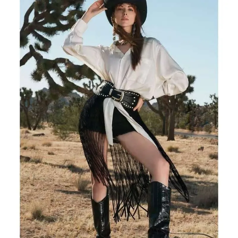 النمط الأوروبي والأمريكي برشام مزين الشرير مع شرابات واسعة سوداء بالإضافة إلى حجم تنوعا الخصر ختم البوليستر شرابة الحزام