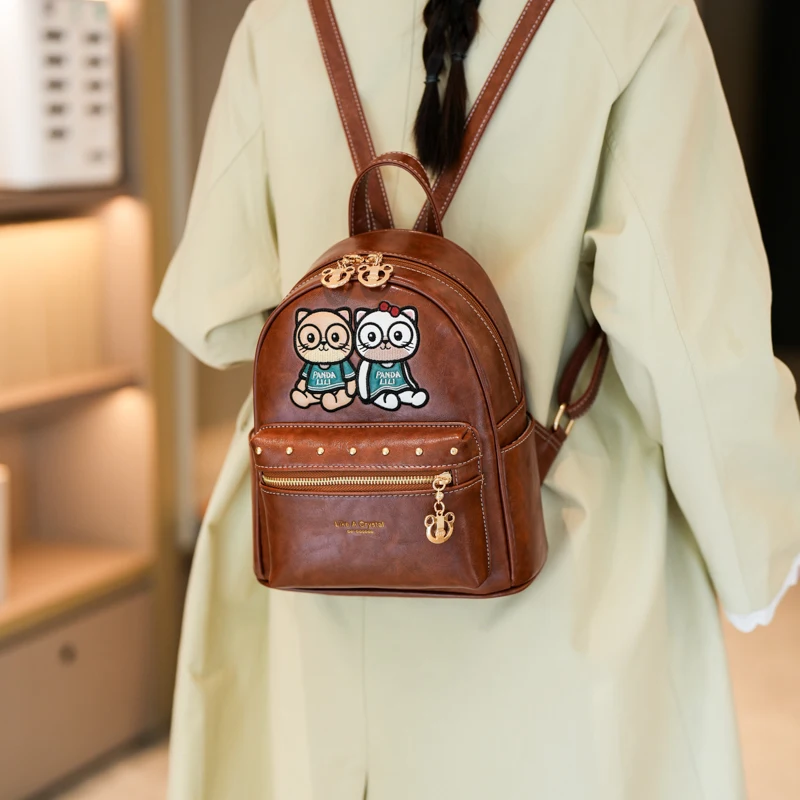 حقيبة ظهر عصرية للسفر والترفيه في الهواء الطلق ذات سعة كبيرة حقيبة ظهر مطرزة لطيفة للنساء حقيبة كتف للنساء 2026 جديد