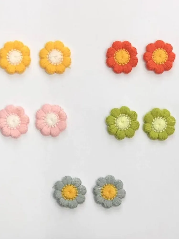 20 Stks/partij Kleine Madeliefjes Bloem Patch Borduurwerk Sticker Naaien Op Patches Voor Kleding Applique Borduurwerk Diy Kleding Accessoires - afbeelding 2