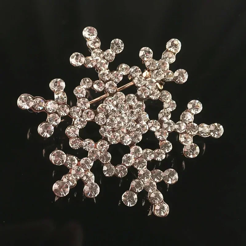 Christmas Fashion Charming Water Diamond Christmas Snow Flake Brooch Christmas Fashion Accessories for Women Creative Gifts