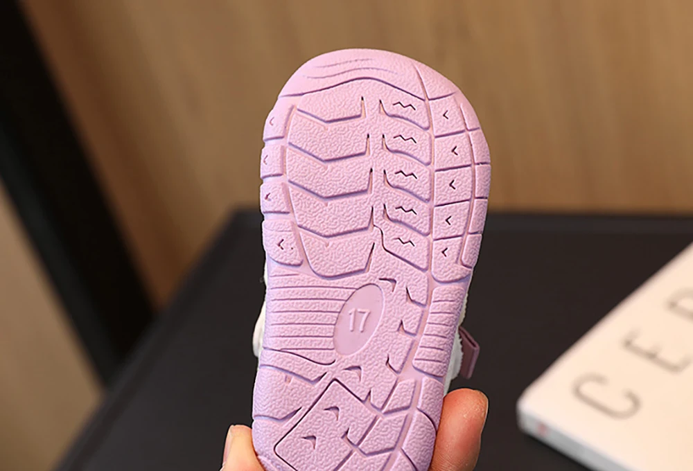 صنادل شبكية صيفية عصرية للفتيات مريحة ومضادة للانزلاق صنادل منعشة للرضع قابلة للتنفس أحذية أطفال صغار أحذية صيفية