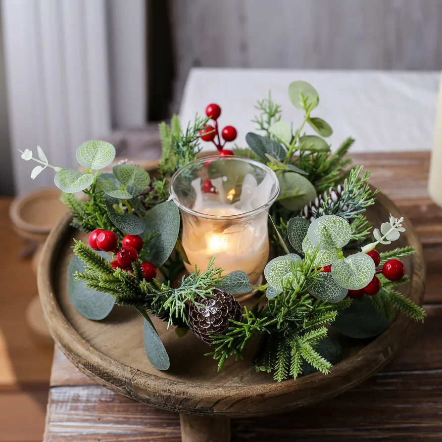 إكليل التوت الأحمر حامل شمعة كلاسيكي حلقة زخرفية احتفالية كوز الصنوبر الديكور لديكور الطاولة عطلة جمع عيد الميلاد