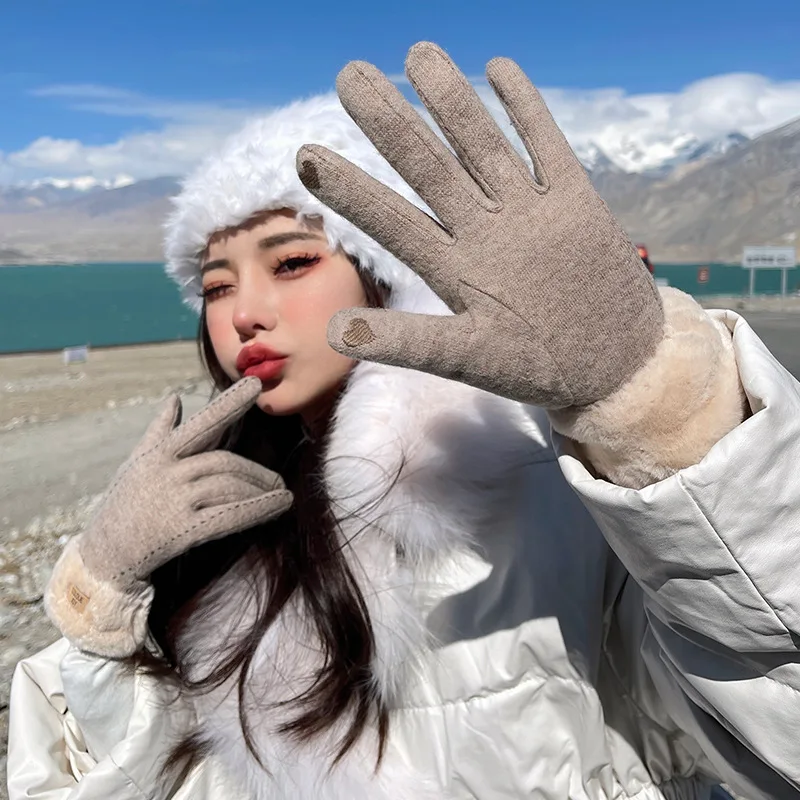 Winter warm cashmere gloves ladies soft and comfortable outdoor cycling windproof and coldproof plus velvet thickened touch scre