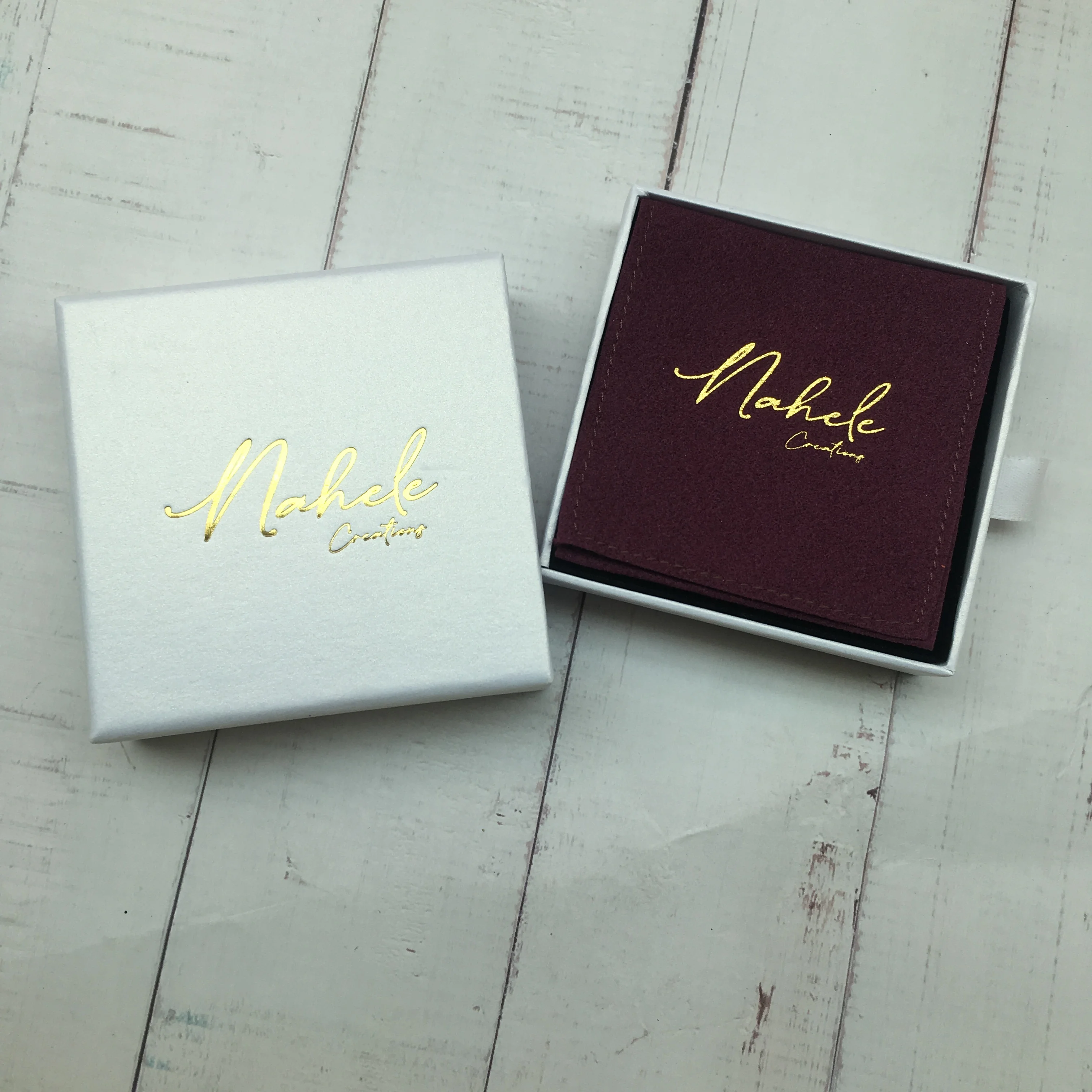 

100 шт., черные мини-коробки с милым логотипом и черной микрофиброй 8x8 см, упаковочные пакеты, серьги, мешок для хранения свадебных подарков