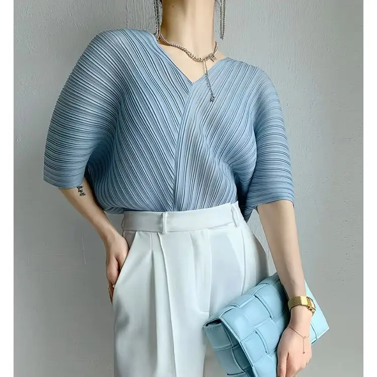 

Fold Women's Pleated Blouse Solid V-neck Short Sleeve Cross Front Top Trendy Casual Daily Fashion Comfortable Outfit 2025 New