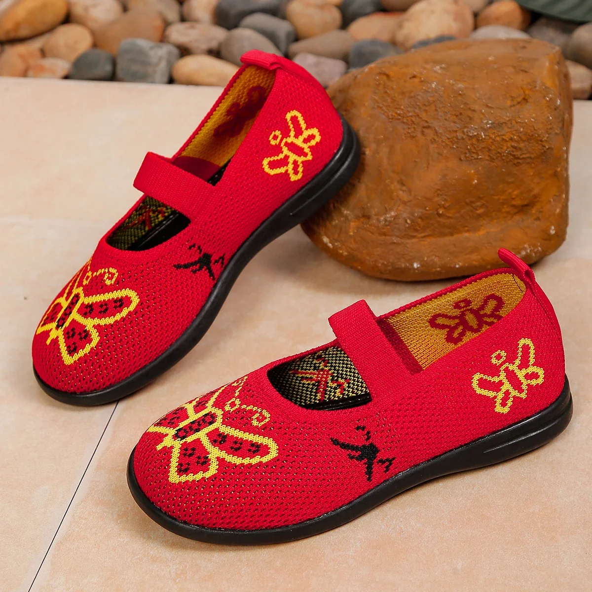 New Summer Old Beijing Cloth Shoes Mom Chinese Style Embroidered Cloth Shoes Women Soft Bottom Mesh Breathable Casual Loafers