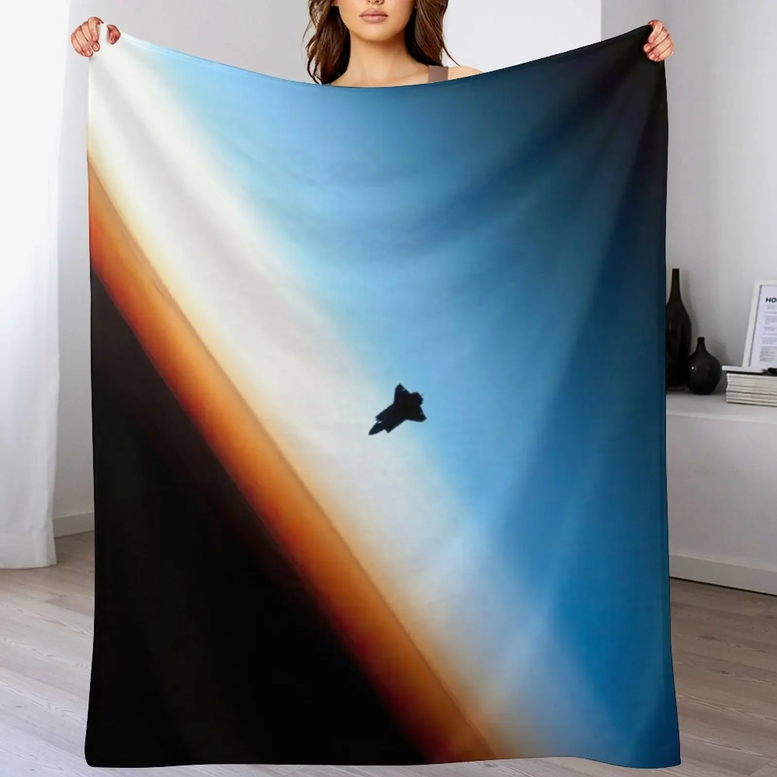 

Space Shuttle Endeavour Silhouet Throw Blanket Cute Picnic Vintage Decorative Sofa Blankets