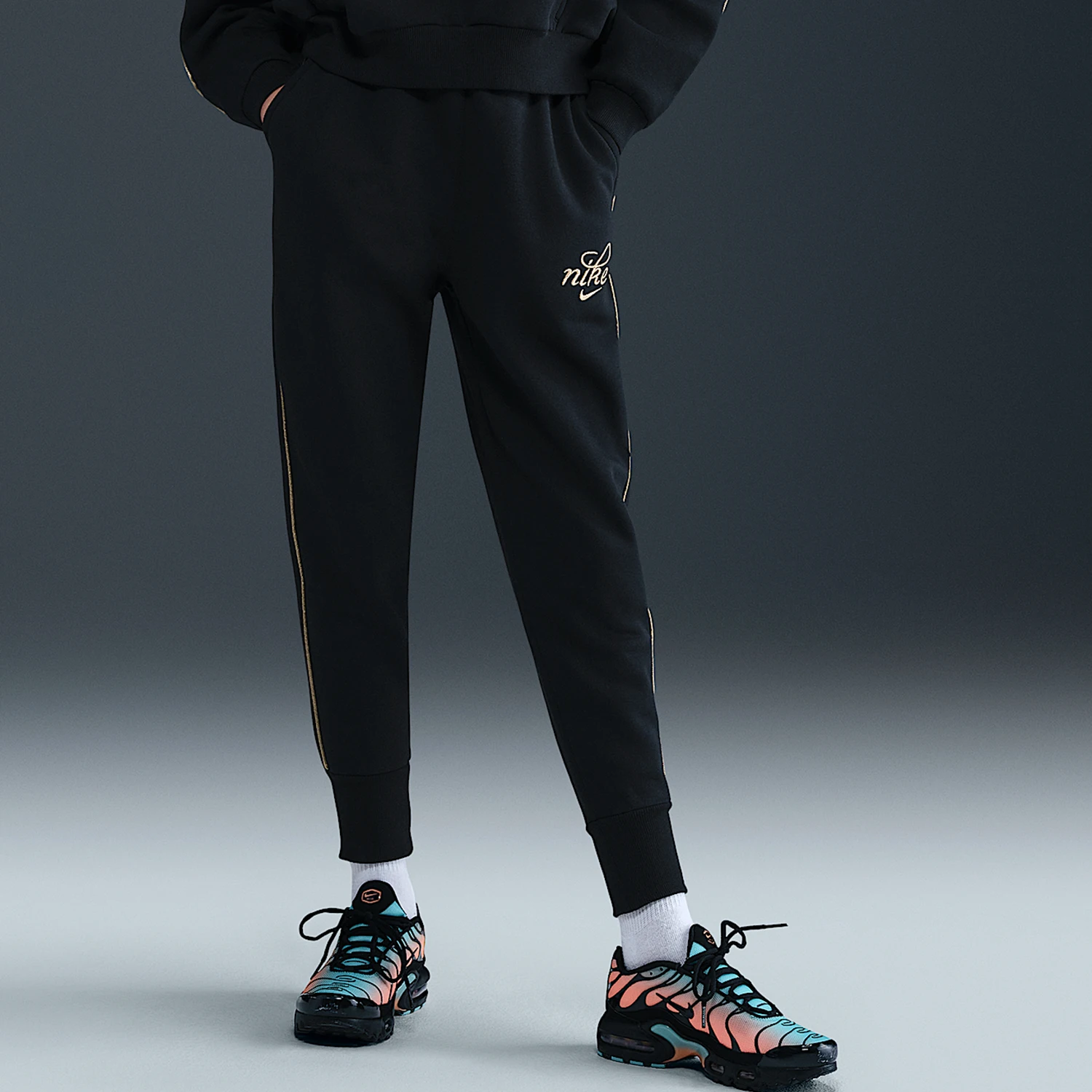 

Оригинальные детские спортивные брюки Nike осенней коллекции с эластичной резинкой на талии HV0423-010